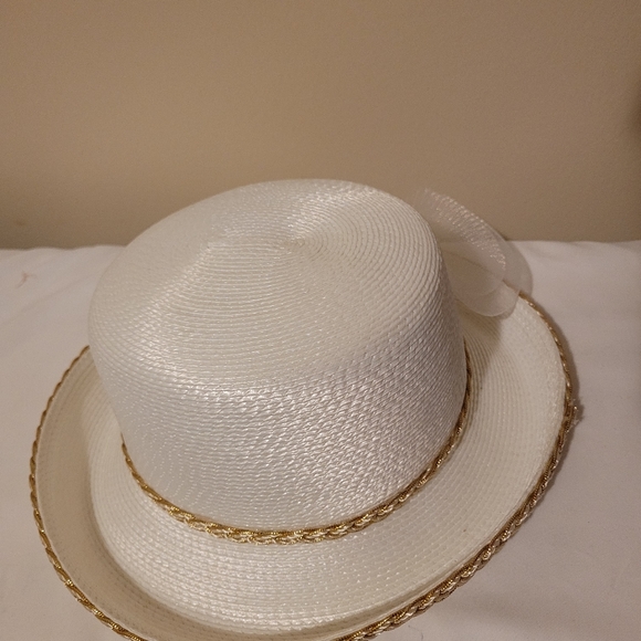 Unbranded Beautiful Ladies white Spring Dress Hat. - Picture 5 of 5